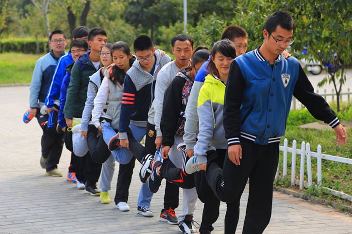 {賭波}(适合团队活跃氛围的游戏有哪些)