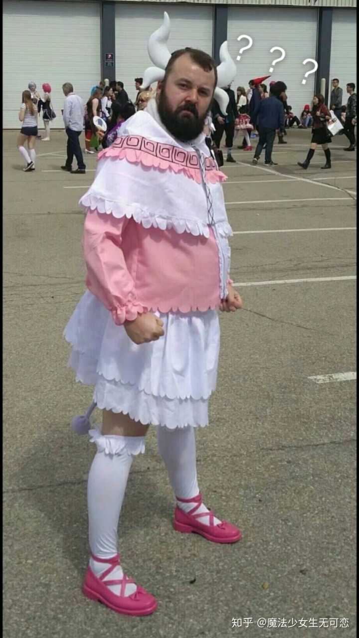 {賭馬}(女装大佬图片大下半身 男生)